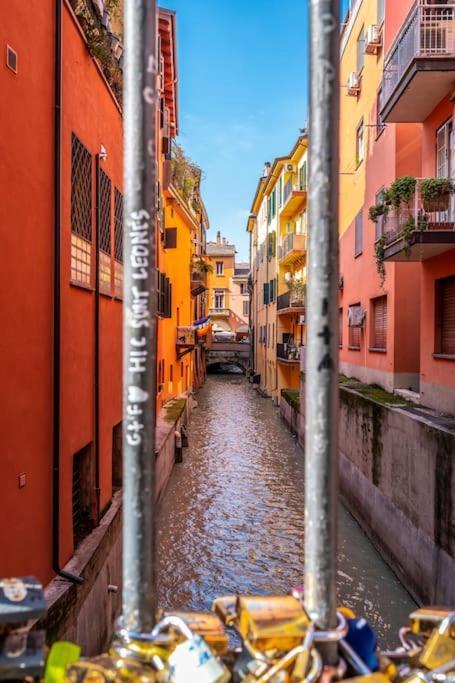 Sotto Le Due Torri 5* Apartment Bologna