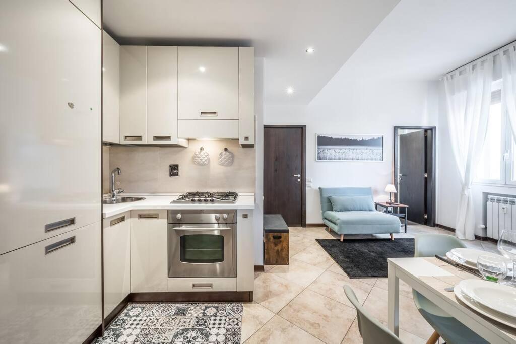 Sotto Le Due Torri 5* Apartment Bologna